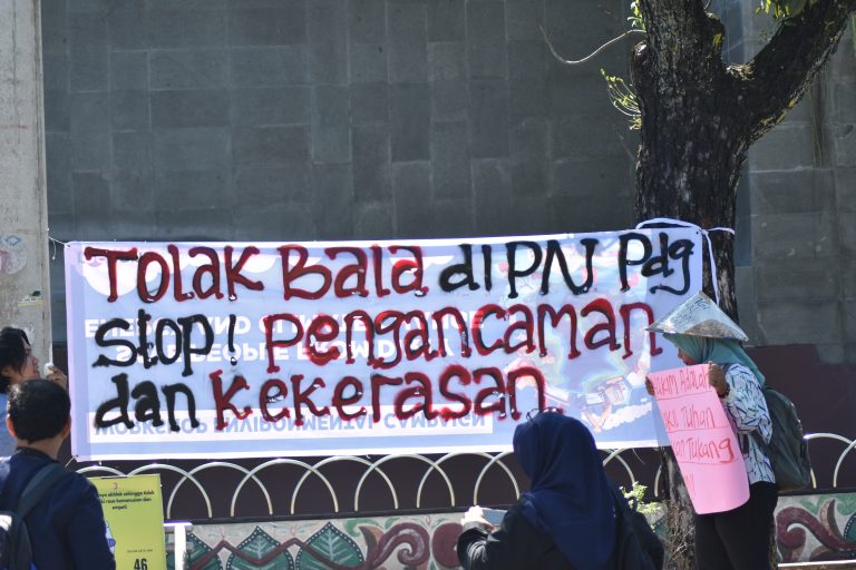 LBH Padang - Koalisi Masyarakat Sipil Pembela HAM Sumatera Barat Gelar ...