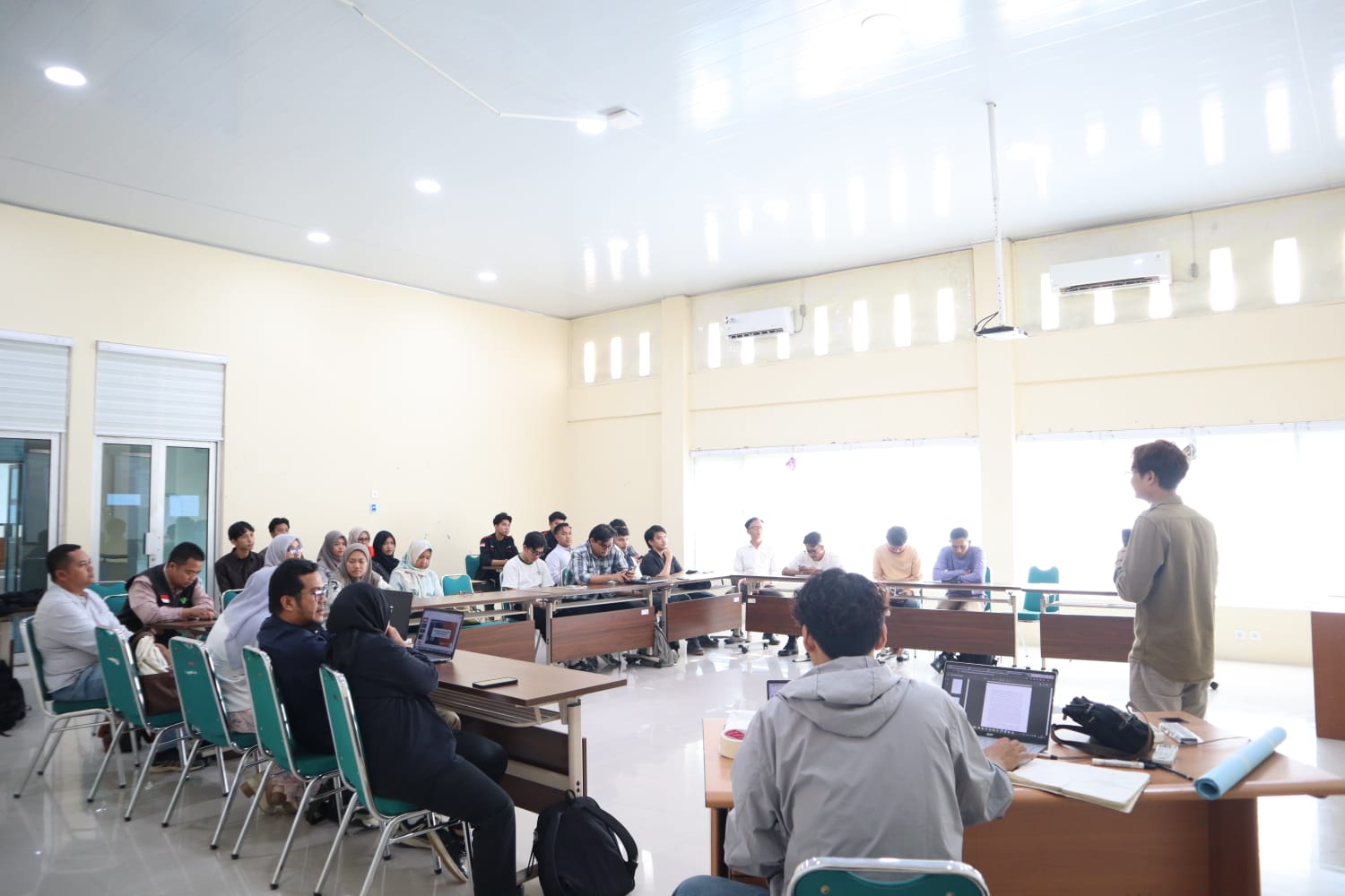 Ruang Kolaborasi CSO Sumbar untuk Keadilan Iklim: Menyatukan Suara, Merawat Ruang Hidup