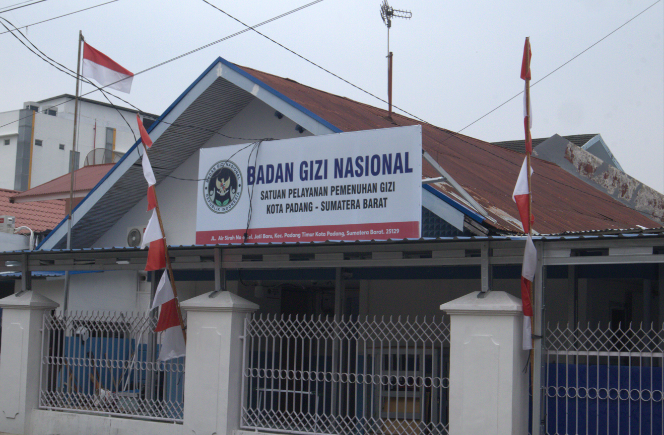Ratusan Siswa Keracunan, LBH Padang Kecam Pernyataan Kepala BGN dan Desak Operasional MBG Dihentikan